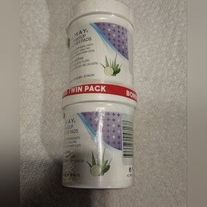 Almay Makeup Remover Pads - Twin Pack with Purple and White Design